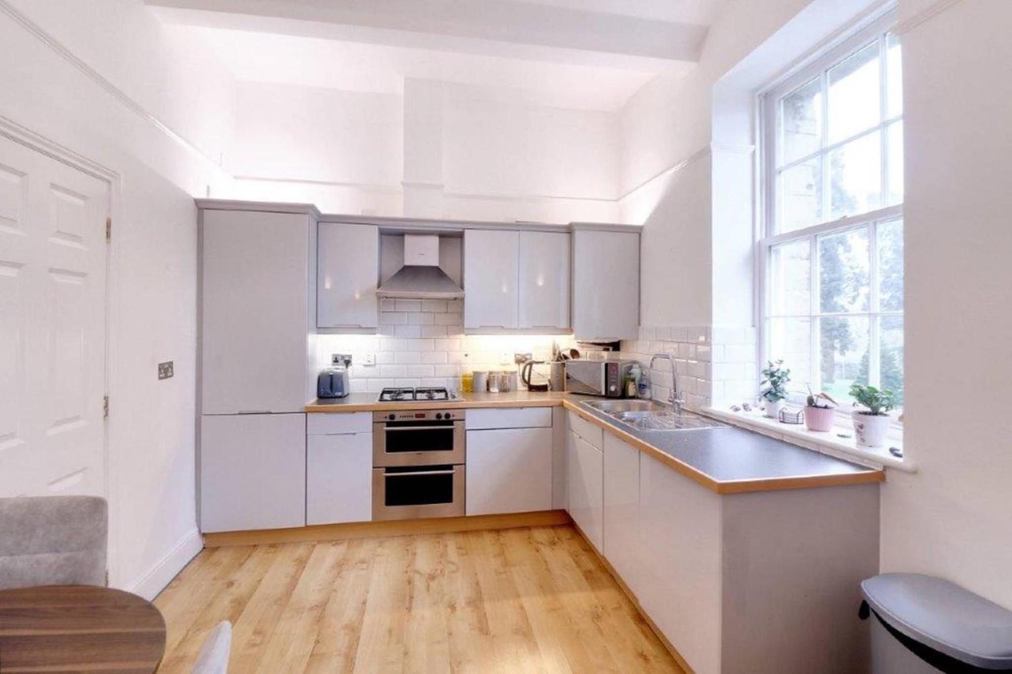 St Andrews Apartments Мейдстън Екстериор снимка