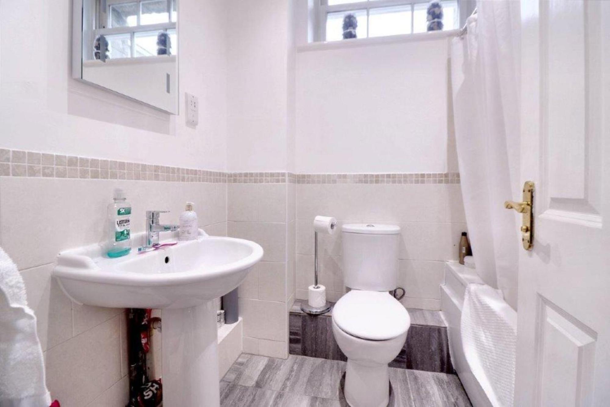 St Andrews Apartments Мейдстън Екстериор снимка