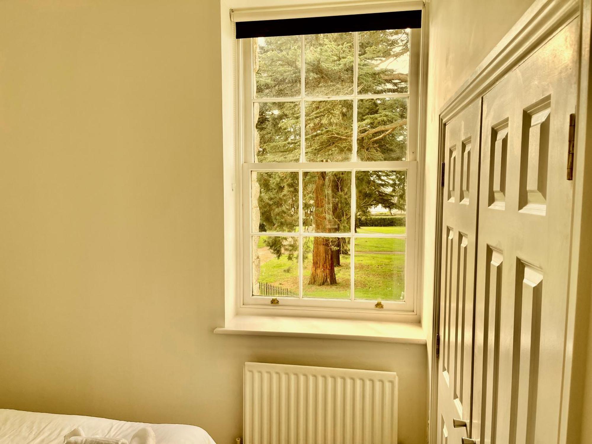 St Andrews Apartments Мейдстън Екстериор снимка