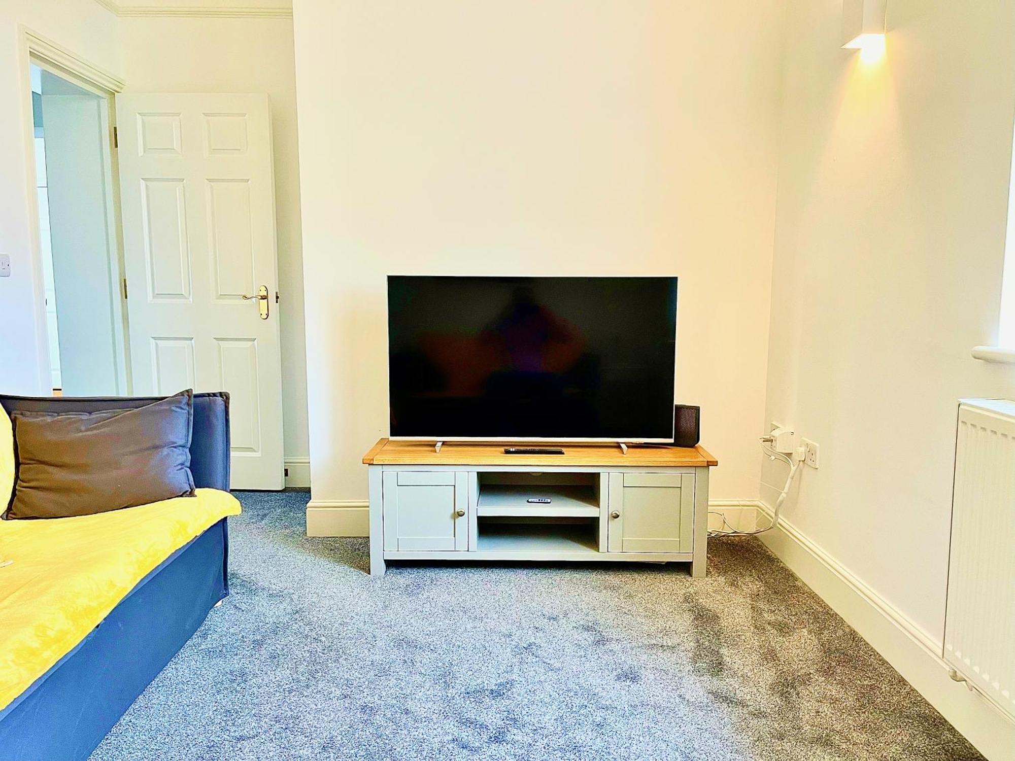 St Andrews Apartments Мейдстън Екстериор снимка