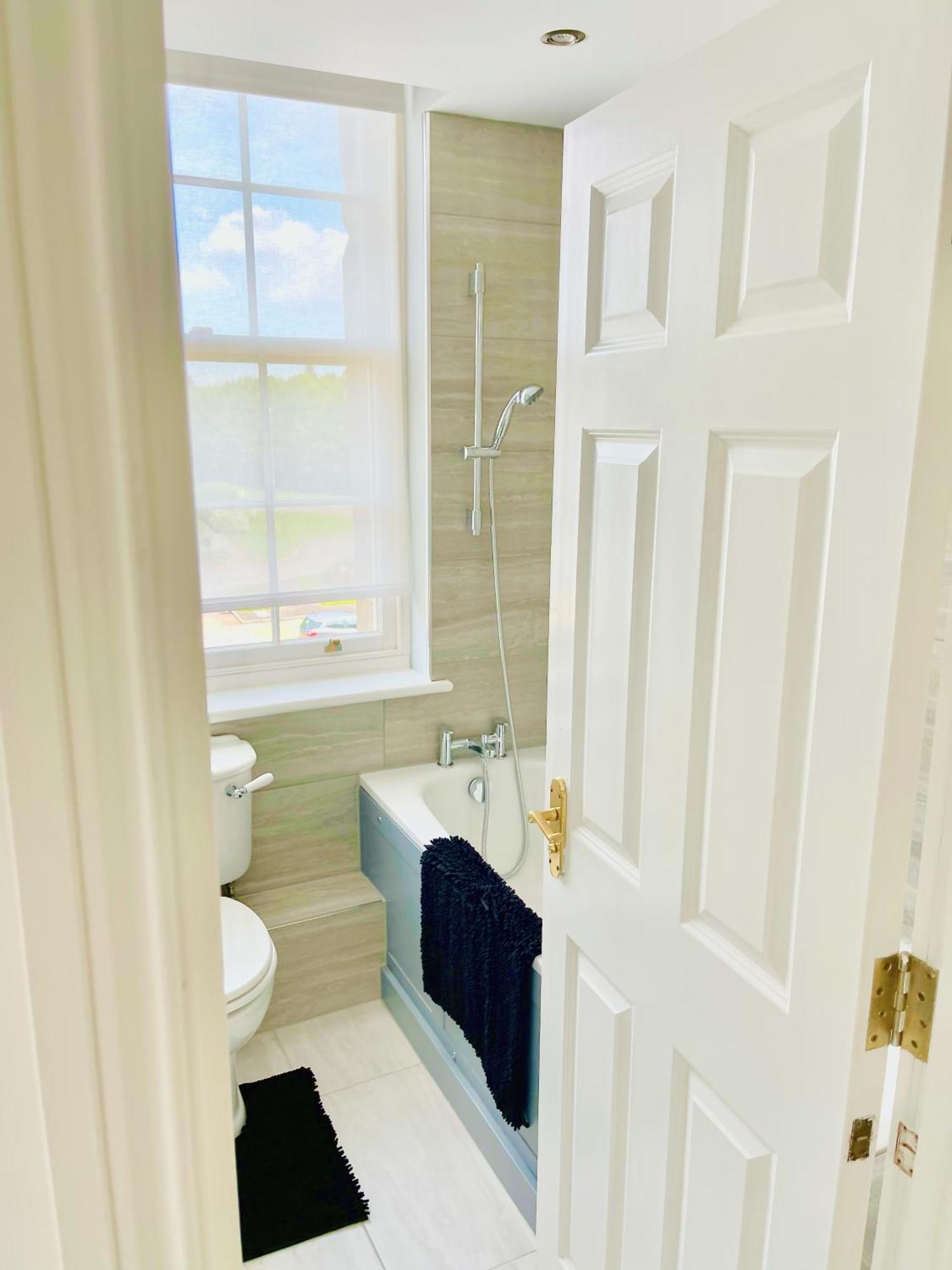St Andrews Apartments Мейдстън Екстериор снимка
