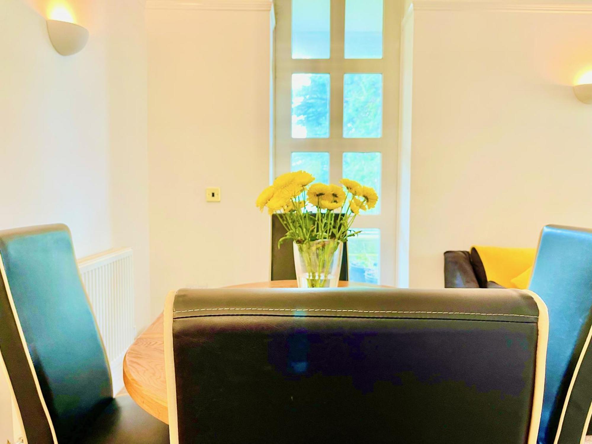 St Andrews Apartments Мейдстън Екстериор снимка