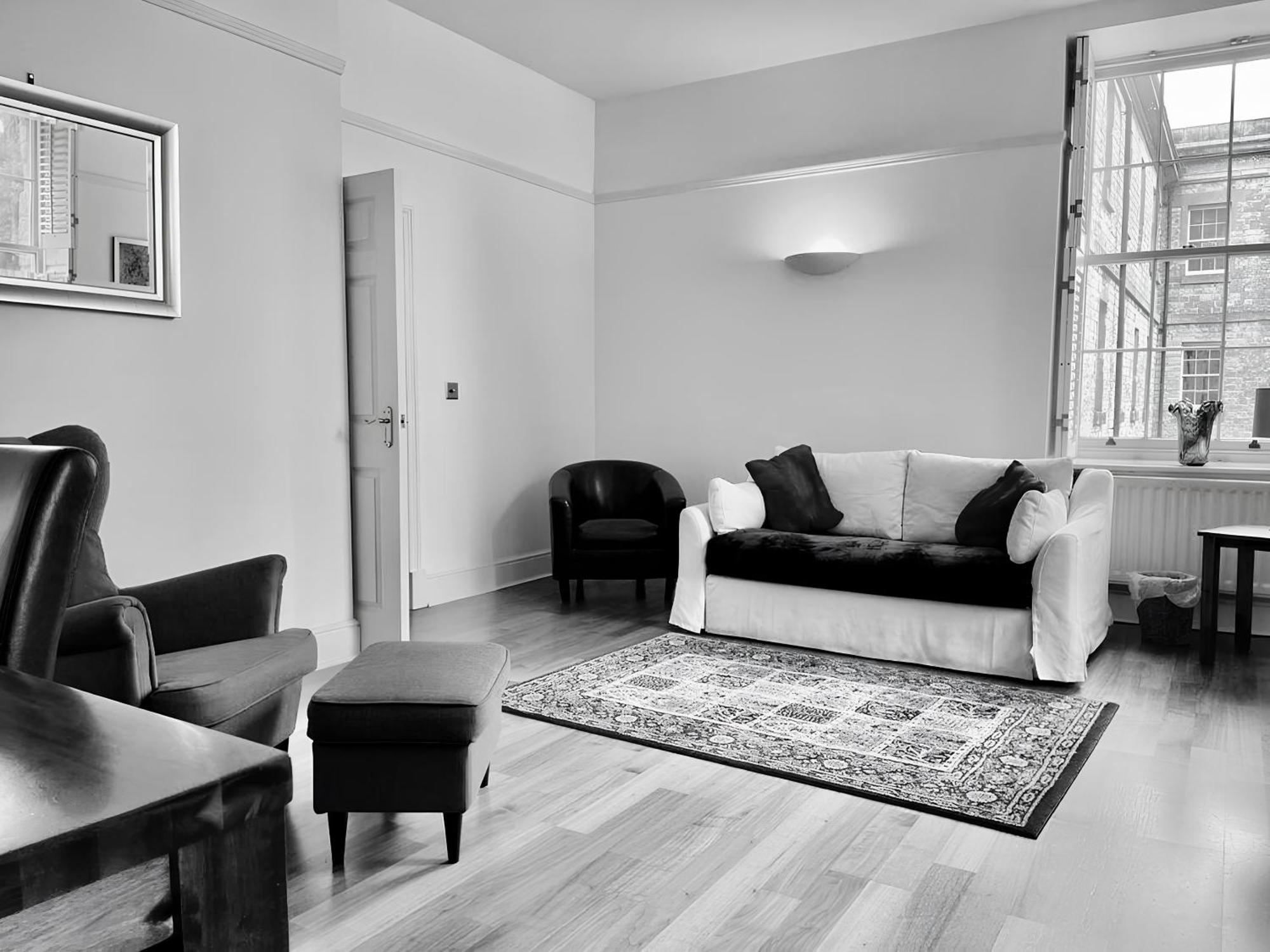 St Andrews Apartments Мейдстън Екстериор снимка