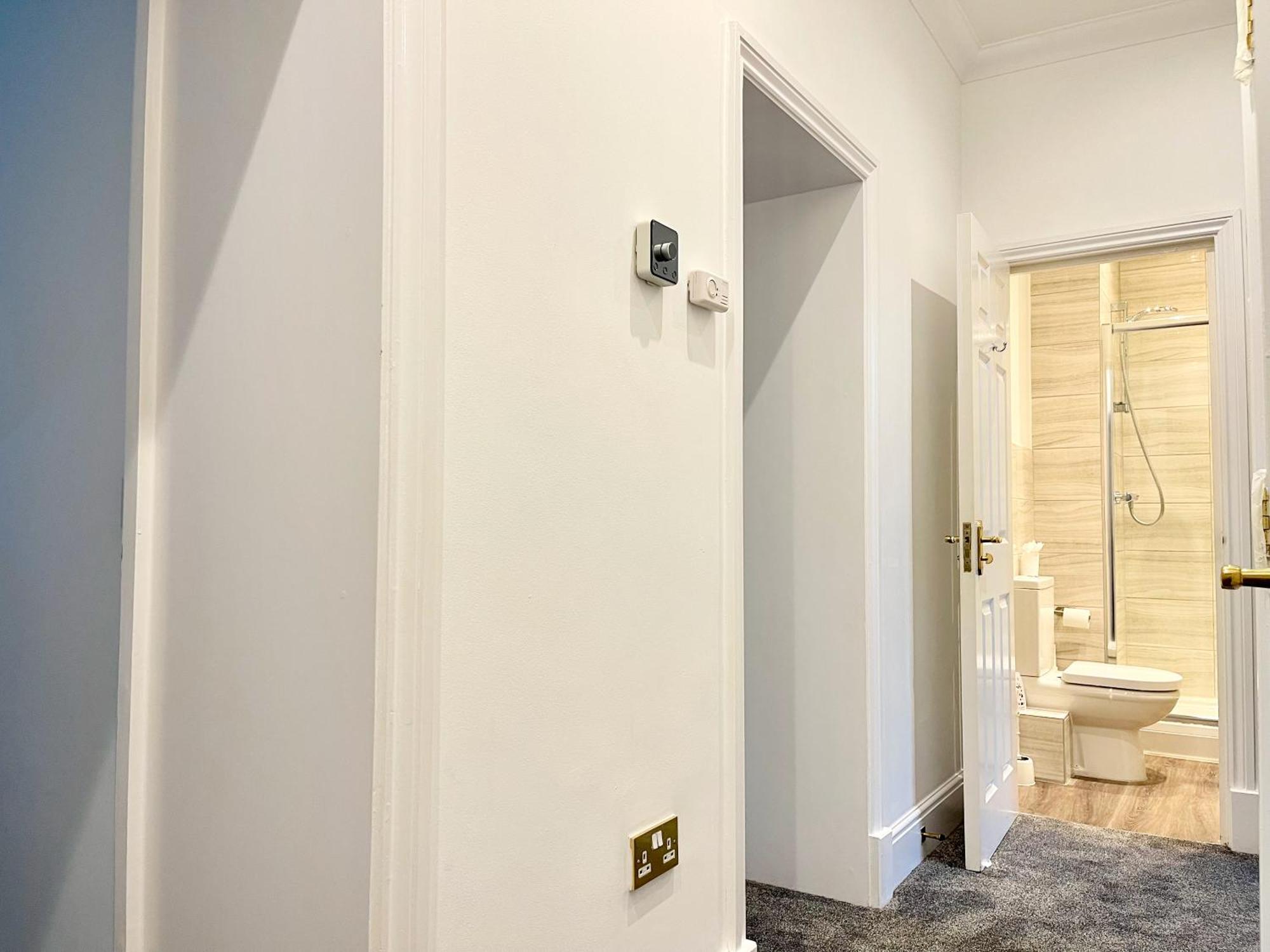 St Andrews Apartments Мейдстън Екстериор снимка