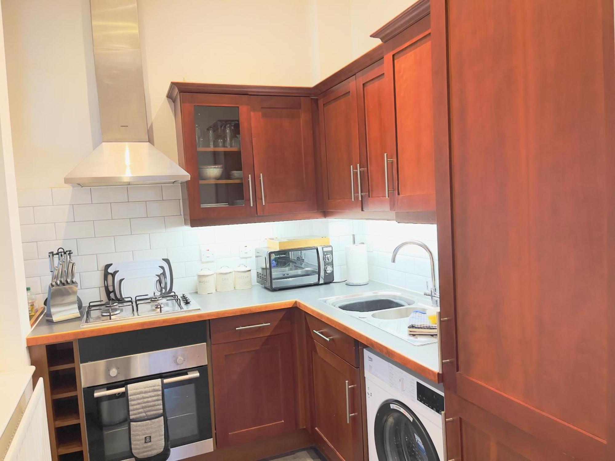 St Andrews Apartments Мейдстън Екстериор снимка